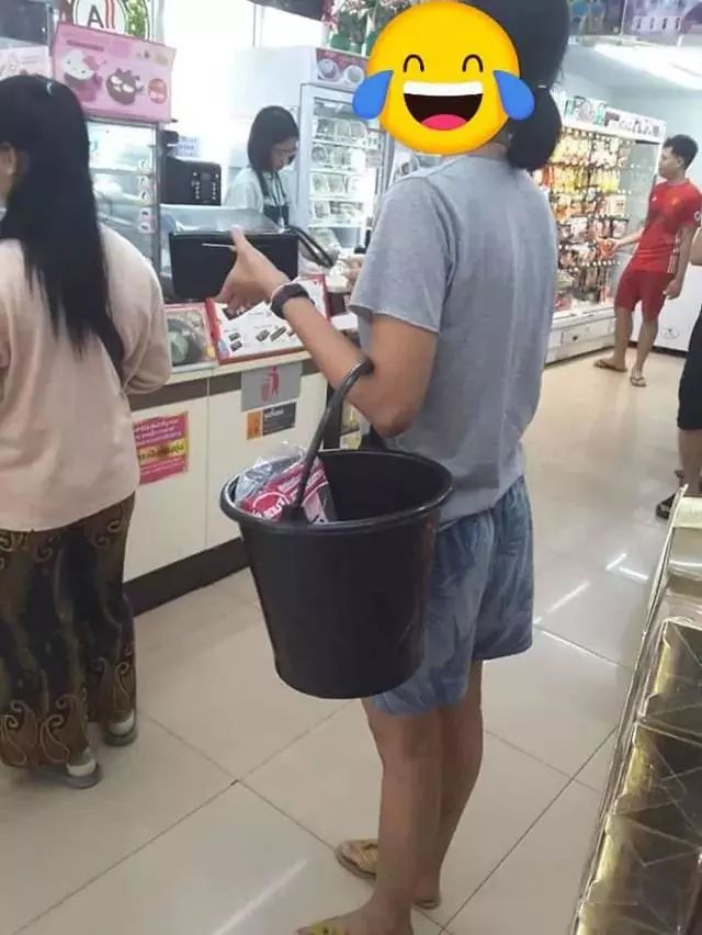 嚴禁使用一次性PA610等塑料袋之后,泰國人的畫風就不大對勁兒了